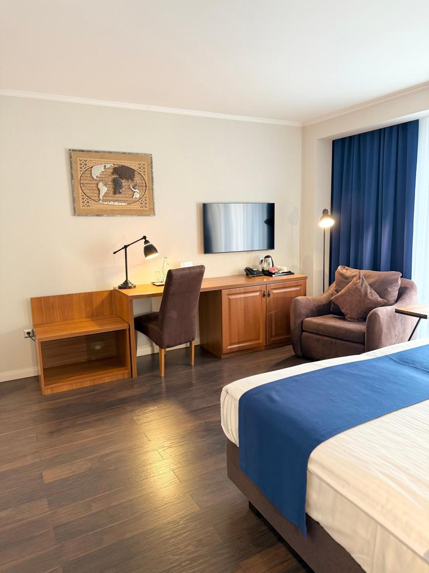 Krystal Boutique Mansion Hotel Hunedoara Buitenkant foto